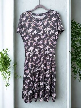 Short-Sleeve Floral Midi Dress - Black with Lavender Floral
